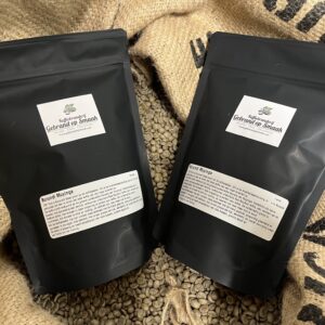 | Burundi Muyinga | bloemig, rode bessen, tint van honing |